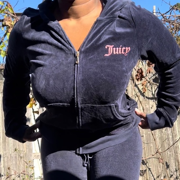 Juicy Couture Tracksuit Set - Picture 7 of 8